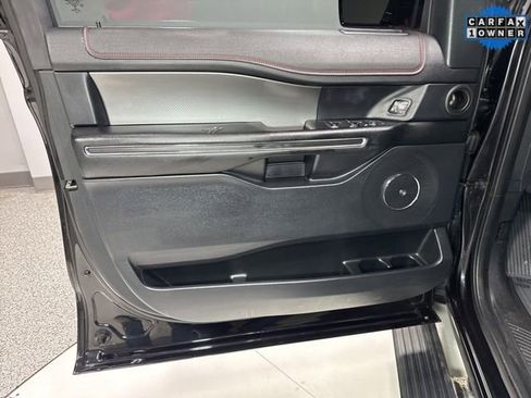 Used 2021 Ford Expedition Limited image 12