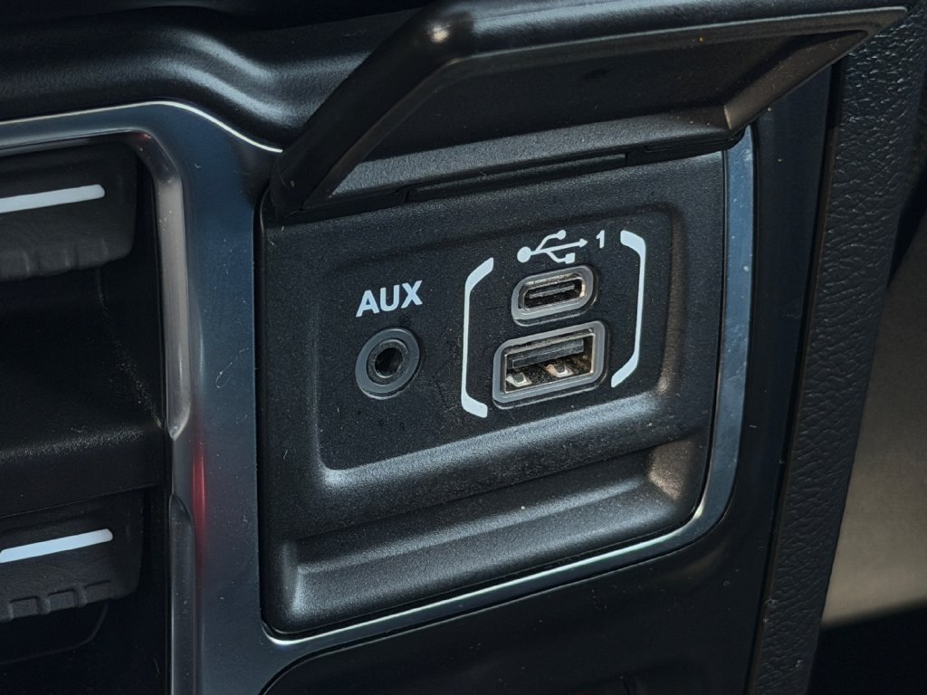 Used 2022 Jeep Gladiator Sport AWD/4WD image 16