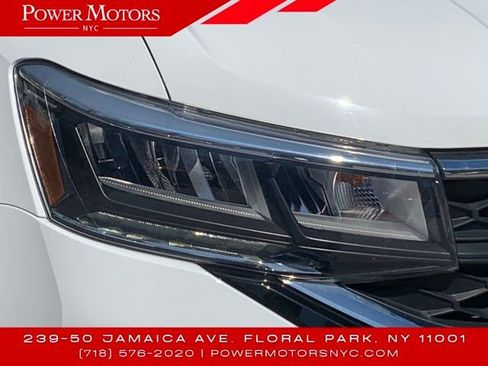 Used 2022 Volkswagen Taos S image 9