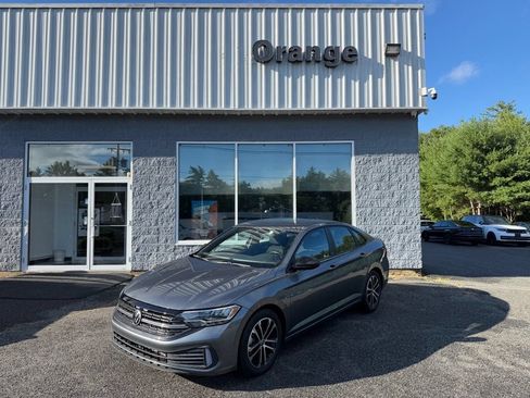 Used 2023 Volkswagen Jetta Sport FWD image 4