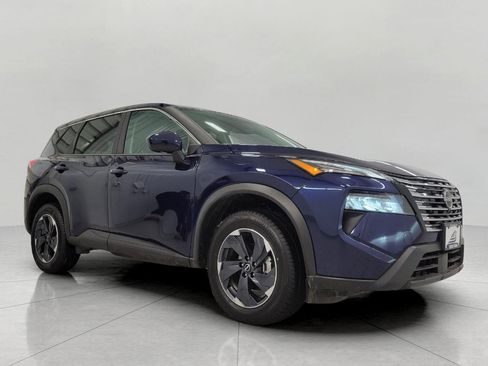 Used 2025 Nissan Rogue SV image 1