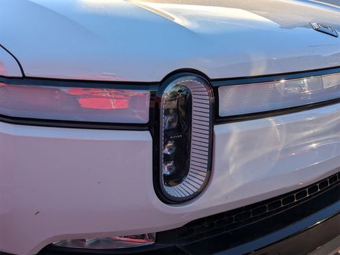 Used 2022 Rivian R1T Adventure image 4