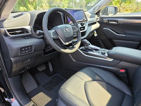 New 2026 Toyota Highlander Platinum AWD/4WD image 27
