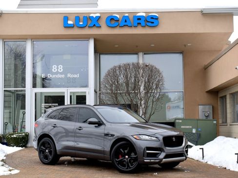 Used 2018 Jaguar F-PACE R-Sport image 1
