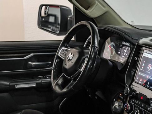 Used 2020 RAM 1500 Laramie AWD/4WD image 16