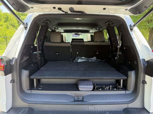 Used 2025 Lexus LX 700h Overtrail w/ Accessory Package (Z1) AWD/4WD image 31