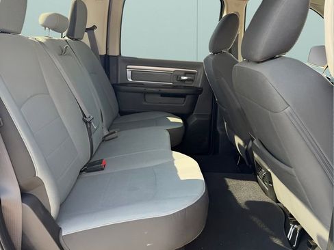 Used 2022 RAM 1500 Classic SLT AWD/4WD image 17