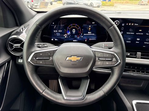 Used 2025 Chevrolet Equinox LT image 14