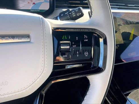 Used 2024 Land Rover Range Rover Sport Dynamic SE image 24