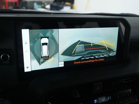 Used 2025 Toyota Land Cruiser image 23