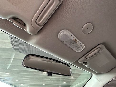 Used 2016 Nissan Versa SV image 16