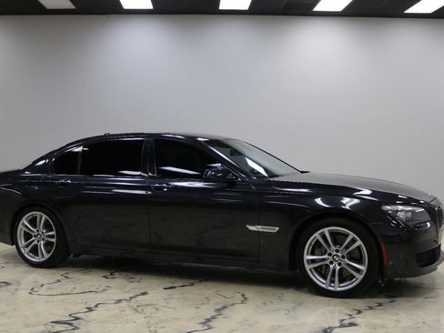 Used 2012 BMW 750Li image 2
