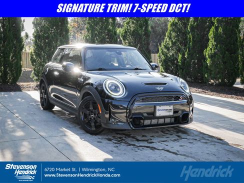 Used 2023 MINI Cooper S image 1