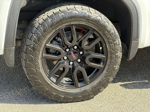 Used 2021 GMC Sierra 1500 Elevation w/ LPO, Elevation Black Package AWD/4WD image 30