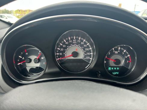 Used 2013 Chrysler 200 LX FWD image 21