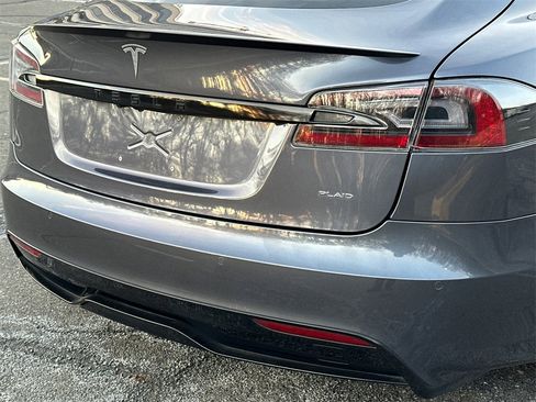 Used 2021 Tesla Model S Plaid image 8