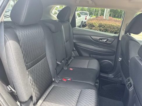 Used 2020 Nissan Rogue SV FWD image 13