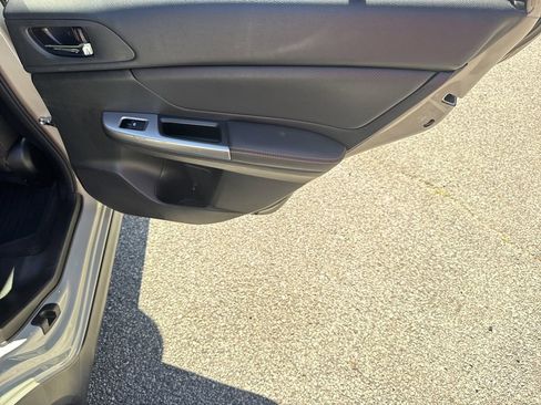 Used 2016 Subaru Crosstrek 2.0i Limited image 16