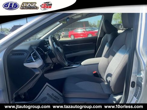 Used 2018 Toyota Camry LE FWD image 9