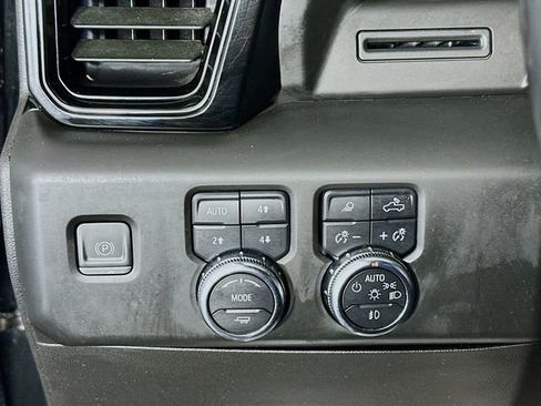 Used 2023 GMC Sierra 1500 AT4 w/ AT4 Preferred Package AWD/4WD image 10