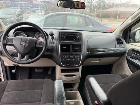 Used 2012 Dodge Grand Caravan SE image 4