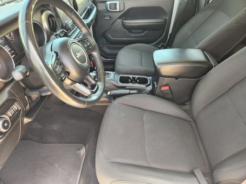 Used 2018 Jeep Wrangler Unlimited Sport S AWD/4WD image 13