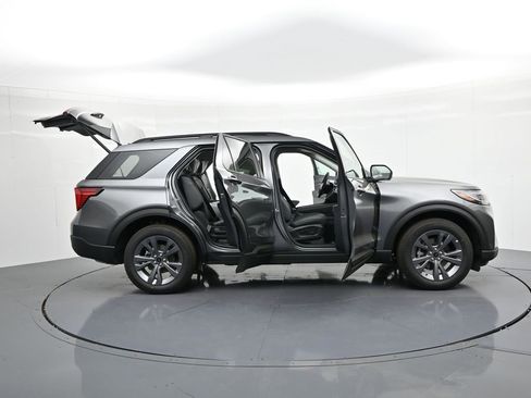 New 2026 Ford Explorer Active w/ Active Comfort Package AWD/4WD image 32