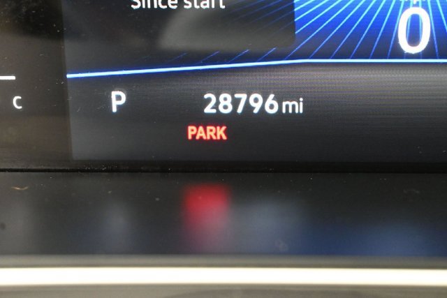 Used 2023 Volkswagen Tiguan SE w/ Panoramic Sunroof Package FWD image 21