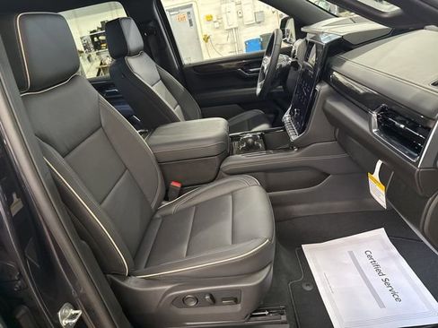 New 2026 GMC Yukon XL Elevation image 27