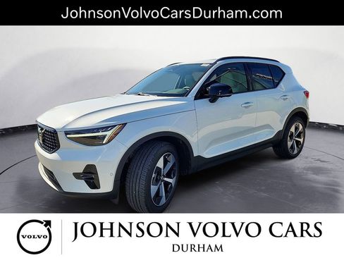New 2026 Volvo XC40 B5 Plus w/ Protection Package Premier image 10