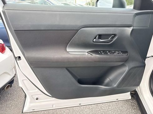 Used 2025 Nissan Kicks S FWD image 21