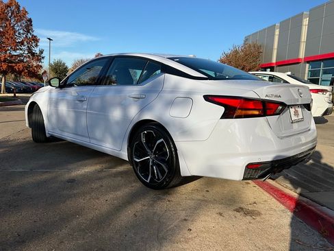 Used 2025 Nissan Altima 2.5 SR image 8