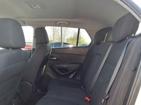 Used 2017 Chevrolet Trax LS w/ Fleet Convenience Package FWD image 9