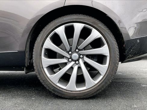 Used 2023 Land Rover Range Rover Autobiography image 11