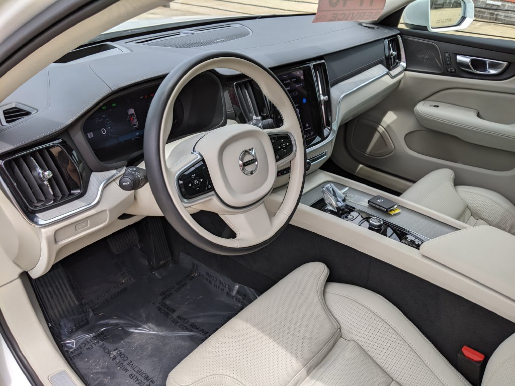 Certified 2026 Volvo V60 B5 Cross Country Ultra w/ Protection Package Premier AWD/4WD image 12