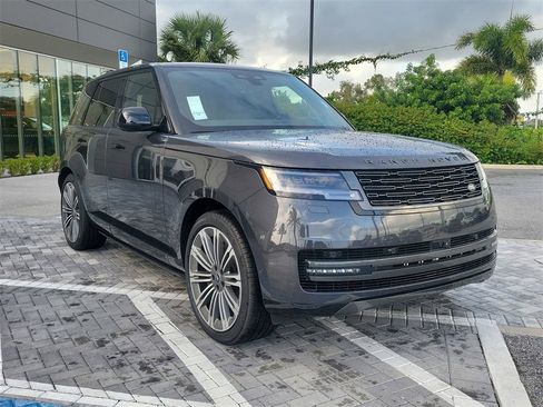 New 2025 Land Rover Range Rover SE image 7