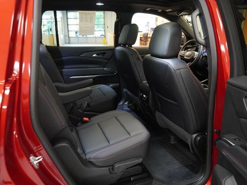 Certified 2025 Chevrolet Traverse Z71 w/ Driver Confidence Package AWD/4WD image 23