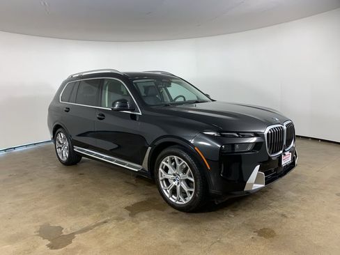 Used 2025 BMW X7 xDrive40i AWD/4WD image 5