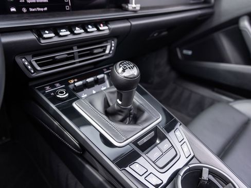 Certified 2022 Porsche 911 Targa 4 GTS AWD/4WD image 19