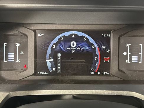Used 2025 Toyota 4Runner SR5 AWD/4WD image 26