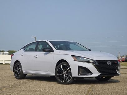 New 2025 Nissan Altima 2.5 SR w/ SR Premium Package