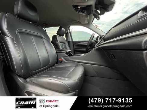 Used 2023 Jeep Grand Cherokee L Limited w/ Black Appearance Package AWD/4WD image 31