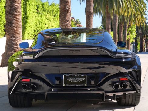 Used 2025 Aston Martin V8 Vantage Coupe image 17