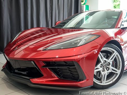 Used 2021 Chevrolet Corvette Stingray Coupe w/ Z51 Performance Package RWD image 3