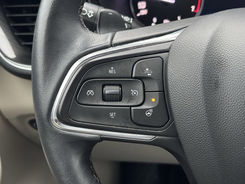 Used 2021 Buick Envision Essence image 24