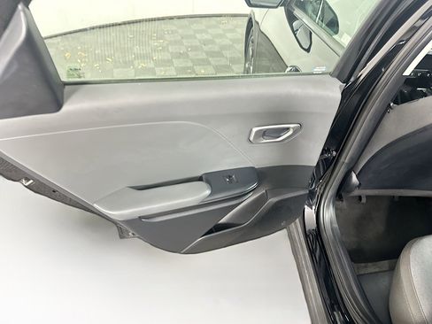 Used 2025 Kia K4 FWD image 25