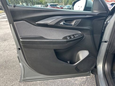 Used 2023 Chevrolet TrailBlazer LT w/ Convenience Package image 9