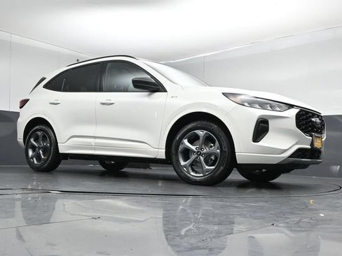 Certified 2024 Ford Escape ST-Line w/ Tech Pack #1 AWD/4WD image 38