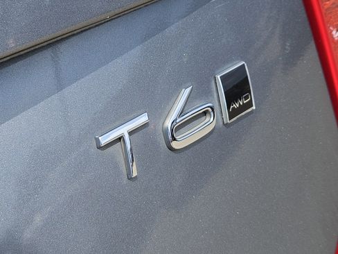 Used 2018 Volvo XC90 T6 Momentum w/ Convenience Package image 19