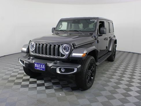 Used 2025 Jeep Wrangler Unlimited Sahara AWD/4WD image 20